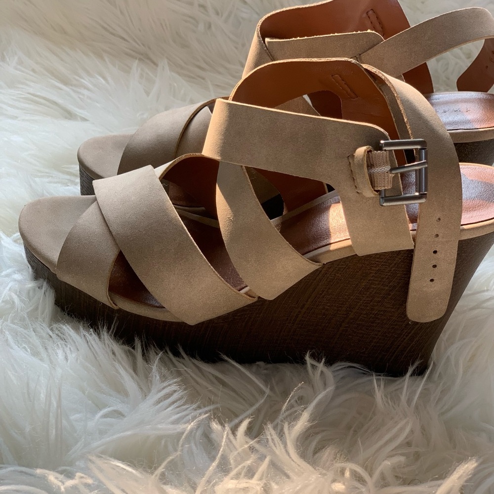 Wedge sandals